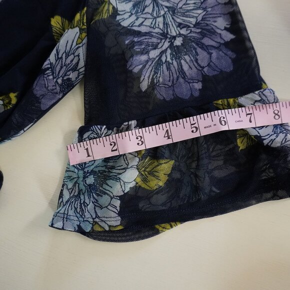 Cathrines Floral Mesh Top 1Xwp - Picture 9 of 9